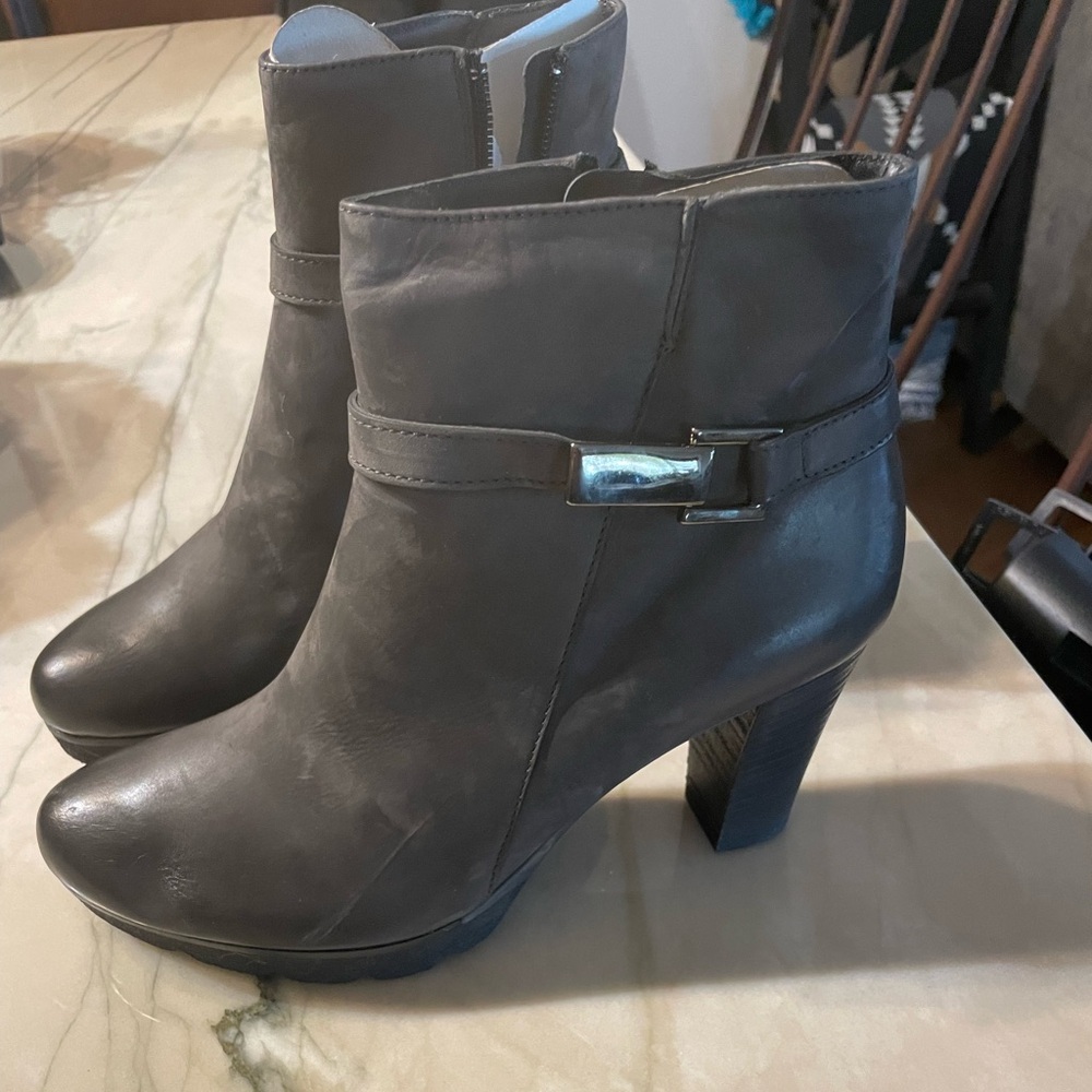 Paul Green heeled boots